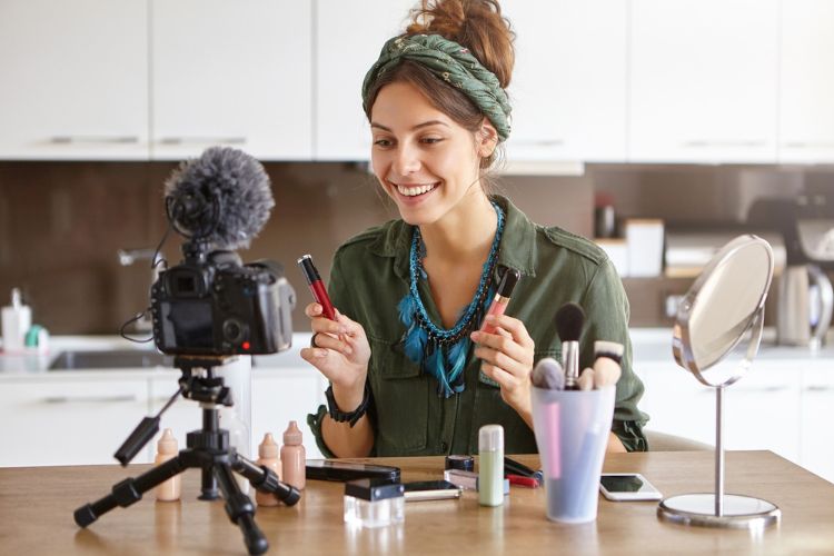 how ordinary people are earning real income (and confidence) as ugc creators